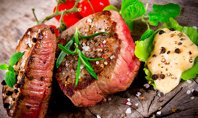 Farmer´s Steakhouse, Steak naar keuze + stokbrood + salade Farmer´s Steakhouse, Steak naar keuze + stokbrood + salade