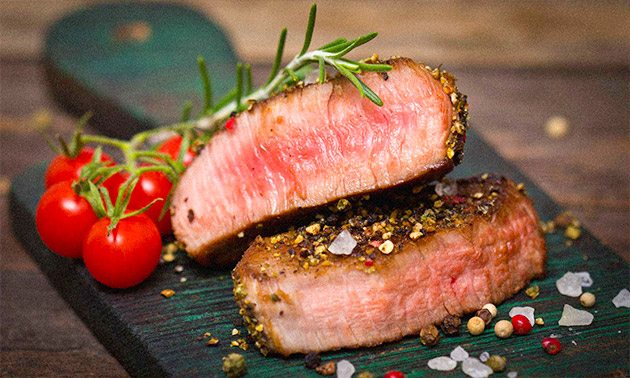Farmer´s Steakhouse, Steak naar keuze + stokbrood + salade Farmer´s Steakhouse, Steak naar keuze + stokbrood + salade