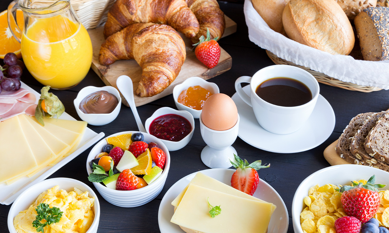 Luxe ontbijtbuffet à volonté + glas bubbels in Brugge