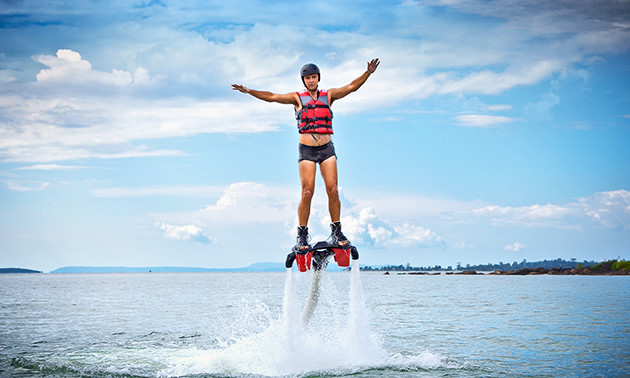 Jet-Fun Nederland, Flyboarden inclusief wetsuit en helm bespaar 51 - Main Image