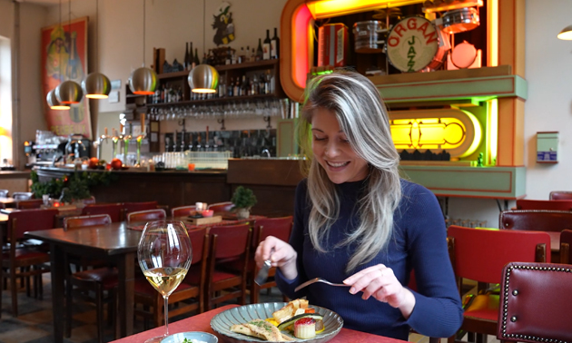 Modern - Fine Dining & Friends